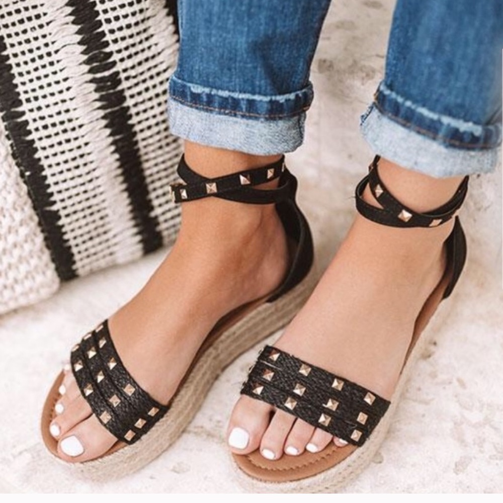 Vici Dolls Black Studded Platform Sandel